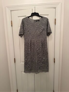 Women's Gray Lace Short-Sleeve Dress